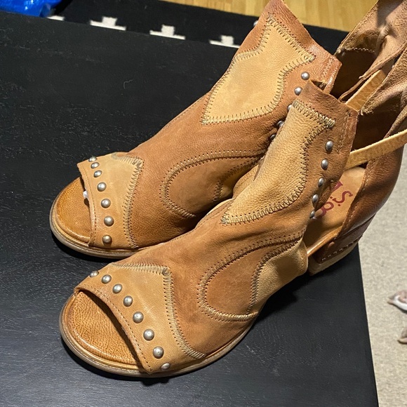 A.S.98 Maudie Leather Ankle Boots with Studs - Picture 6 of 12